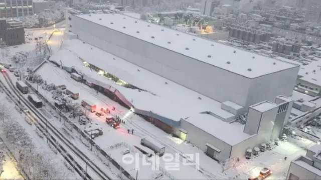 除雪作業中に3人死亡、117年ぶりの大雪で被害続出＝韓国