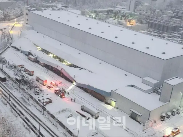 除雪作業中に3人死亡、117年ぶりの大雪で被害続出＝韓国