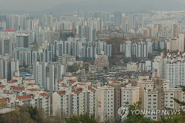 マンションが林立するソウル市内＝（聯合ニュース）