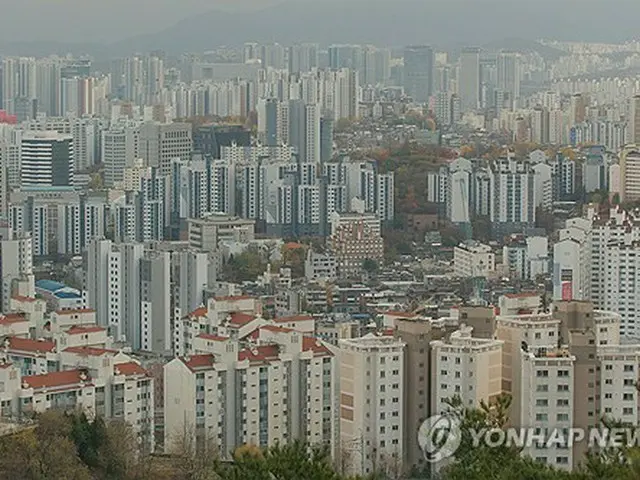 マンションが林立するソウル市内＝（聯合ニュース）