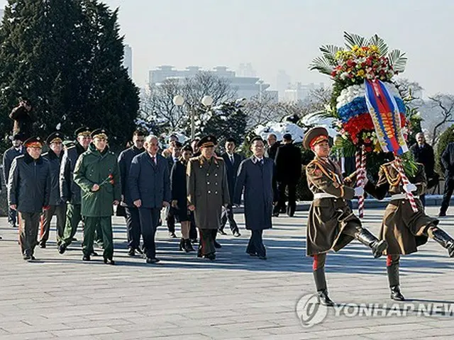 ロシア国防相　訪朝終え帰国＝軍事協力など協議か