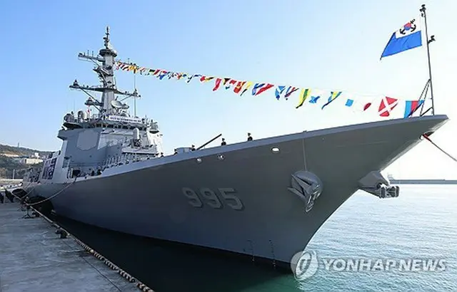 韓国海軍の次世代イージス駆逐艦「正祖大王」の就役式が２日、南部・釜山の海軍作戦司令部で開かれた＝（聯合ニュース）