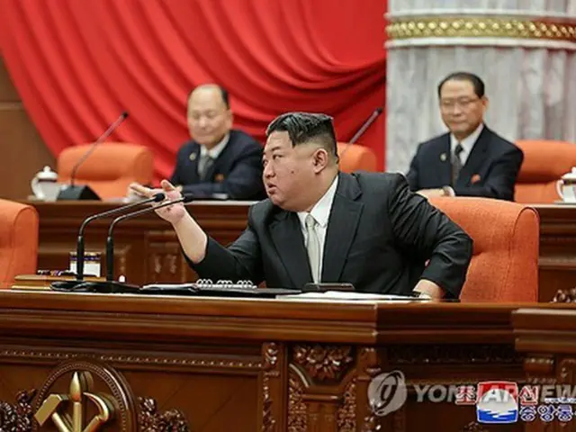 昨年１２月の総会で発言する金正恩氏＝（朝鮮中央通信＝聯合ニュース）≪転載・転用禁止≫