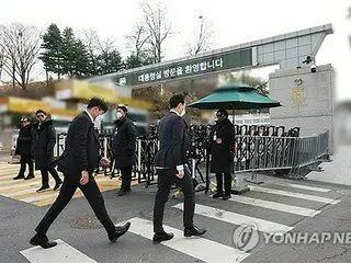 韓国警察　大統領室の家宅捜索巡り４時間以上対峙