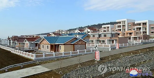 北朝鮮内に造成された住宅地（朝鮮中央通信）＝（聯合ニュース）≪転載・転用禁止≫