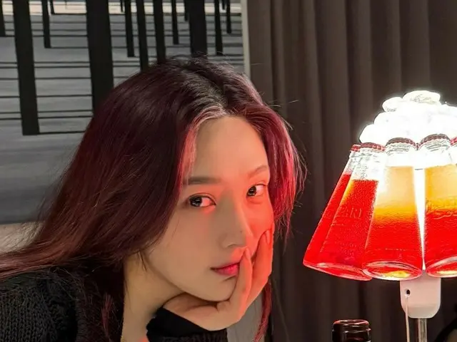 ジョイ（Red Velvet）、クリスマスデートしている気分の写真を公開