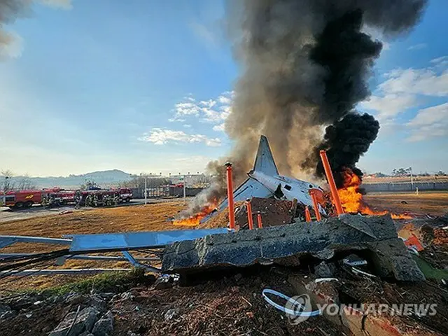 事故が発生した旅客機（読者提供）＝（聯合ニュース）≪転載・転用禁止≫