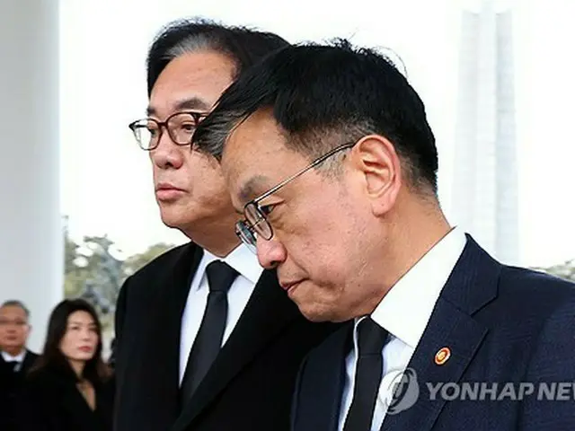 韓国大統領室の高官が一斉に辞意　権限代行の裁判官任命に反発