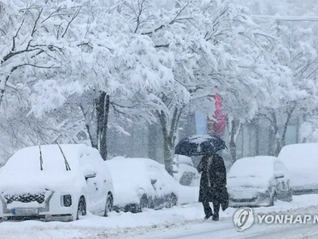 韓国首都圏などに大雪注意報　危機警報レベル引き上げ