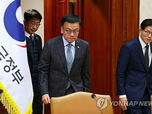 韓国大統領代行　医学部定員増「ゼロベースで協議を」＝医療界に対話求める