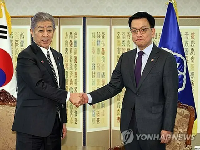 韓国大統領代行　岩屋外相と面会＝韓日・韓米日連携の重要性確認