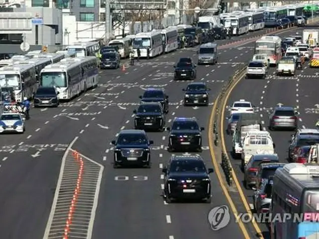 韓国捜査機関　内乱容疑で尹大統領を拘束