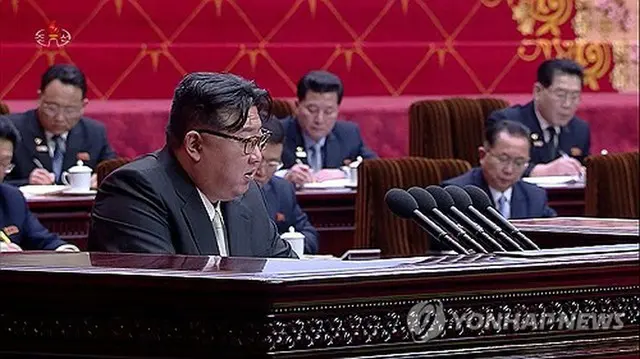 昨年１月、最高人民会議に出席した金正恩氏（朝鮮中央テレビより）＝（聯合ニュース）