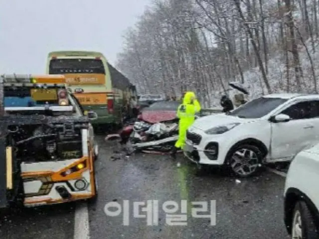 「大雪」に全国航空機・旅客船欠航、交通事故相次ぐ＝韓国