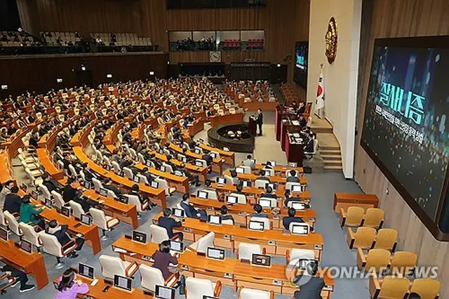 国会本会議で交渉団体の代表演説を行う李在明・共に民主党代表＝１０日、ソウル（聯合ニュース）