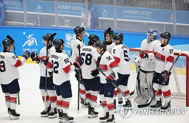 中国との３位決定戦で逆転勝利を収め喜ぶ韓国の選手＝１４日、ハルビン（聯合ニュース）