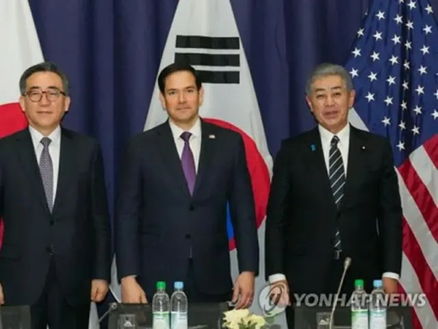 ドイツ・ミュンヘンで１５日（現地時間）に会談した（左から）韓国の趙兌烈（チョ・テヨル）外交部長官、米国のルビオ国務長官、岩屋毅外相（外交部提供）＝（聯合ニュース）≪転載・転用禁止≫