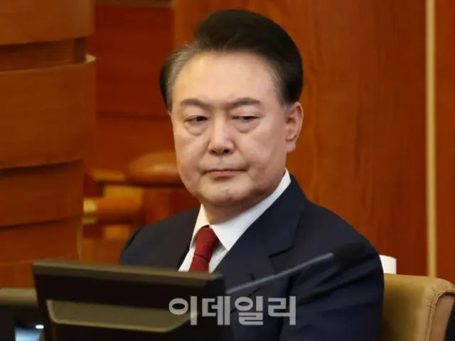 尹大統領の拘束取り消されるか...きょう刑事・弾劾審判に出席＝韓国