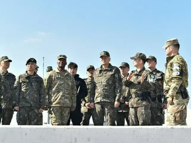 韓国軍制服組トップ　在韓米軍司令官と板門店訪問