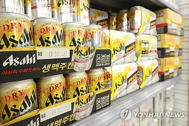 売り場に並べられた「アサヒスーパードライ　生ジョッキ缶」（資料写真）＝（聯合ニュース）