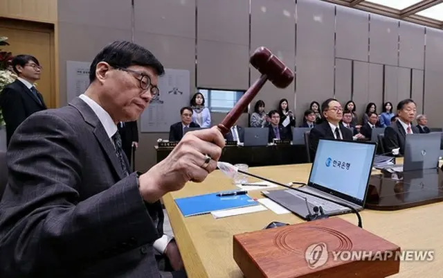 金融通貨委員会を主宰する韓国銀行の李昌鏞総裁（写真共同取材団）＝２５日、ソウル（聯合ニュース）