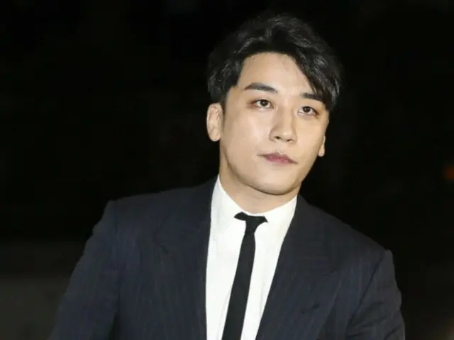 まるで泥棒？…元「BIGBANG」V.I、ソウルの食堂で目撃される「かなりきれいな女性と一緒だった」