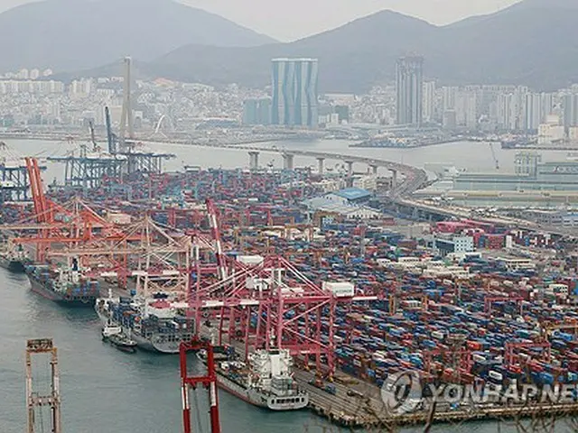 韓国南部の釜山港＝（聯合ニュース）