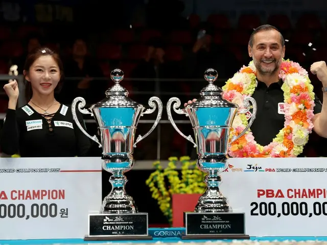 優勝したキム・ガヨン（左）とセミ・サエギナール（右）（写真：PBA）