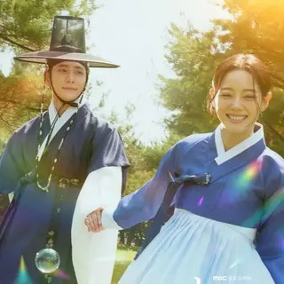 この川には月が流れる