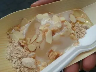 明洞の屋台に登場！山梨の「水信玄餅（Water Drop Pudding）」【韓国】