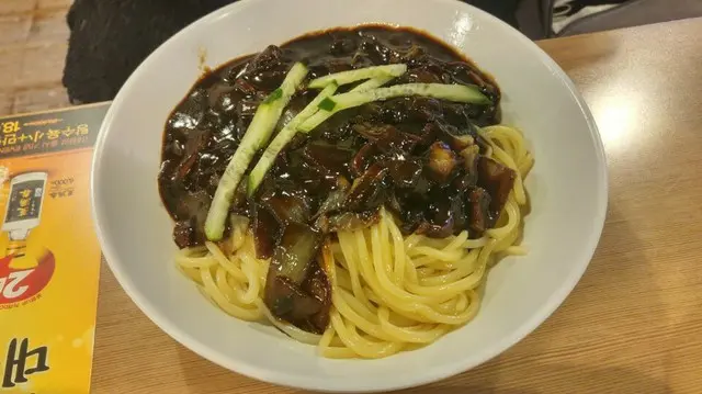 ジャージャー麺