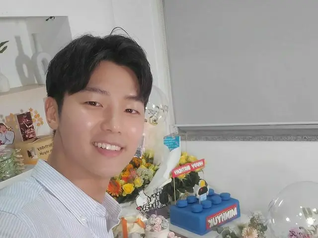 「CNBLUE」カン・ミンヒョク、誕生日のお祝いに感謝のあいさつ…”ヨンファ兄さん！ジョンシン！BOICE 愛してます～”