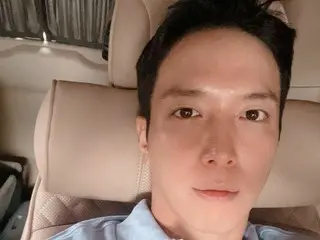 「CNBLUE」ジョン・ヨンファ、1日DJ終えてセルフィー公開…ヘアースタイルまで完ぺき