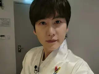 「SUPER JUNIOR」キュヒョン、韓服姿で新年のあいさつ…“アケオメー”