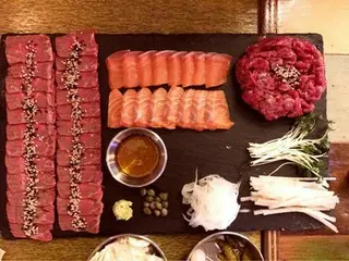 【韓国グルメ】「ユッケを食べたサーモン」で生肉祭り⁉︎★江南で二次会