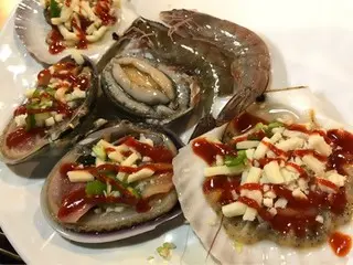 【韓国グルメ】韓国で貝焼きってどこで食べてもピザ味⁈