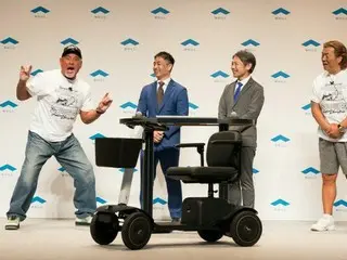 武藤敬司に続き、免許を持たない長州力も近距離モビリティWHILLを愛車に！