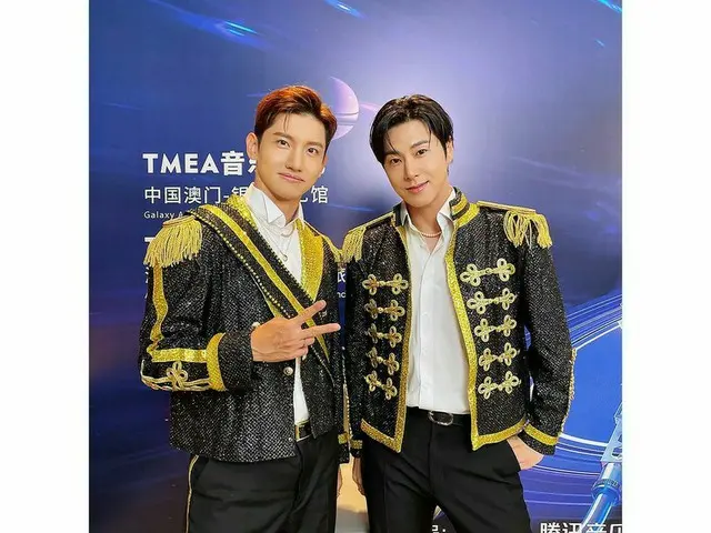 「東方神起」、「2023 TMEA Music Festival」出演認証ショットを公開…カッコいい衣装でピース