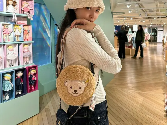 JENNIE、Vとのパリデートを思い出していたの？？