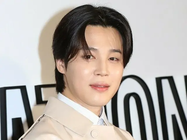 【フォト】「BTS（防弾少年団）」JIMIN、“Lady Dior Celebration 展示会”に参加…はずかしそうなハート