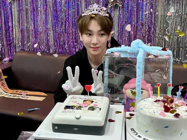 「SHINee」KEY（キー）、23日に誕生日を迎え多様なケーキのプレゼントをもらう