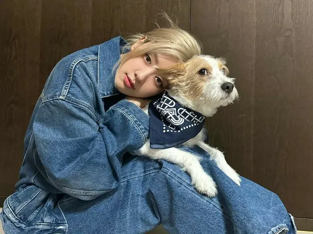 「BLACKPINK」ロゼ、愛犬と共にする日常を公開…さわやかな魅力