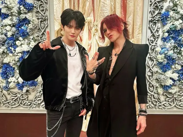 ジェジュン＆ SUGIZO、ブラックスーツでカリスマあふれる魅力アピール