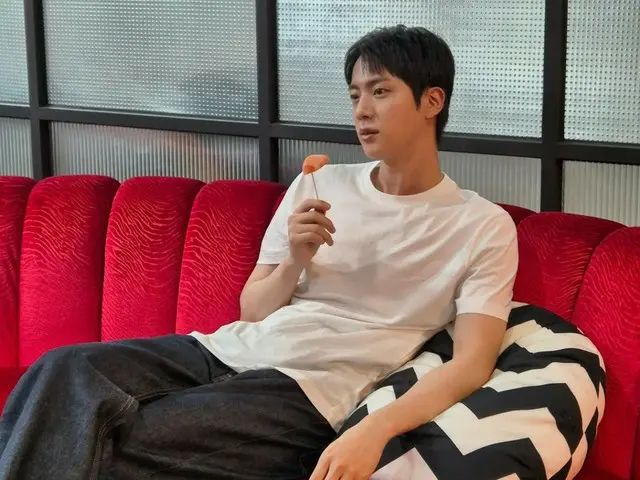 「BTS（防弾少年団）」JIN、桃を食べるワールドワイドハンサム