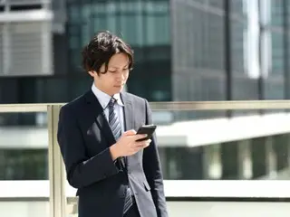 仕事中にLINEをしてくる男性の思いが気になる！対応の仕方を知ってみよう