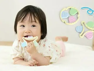 エジソンママが、くるっとひっくり返して遊べる歯がため「カミカミBaby リバーシブル」を発売