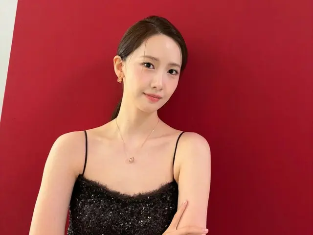 「少女時代」ユナ、ブラックドレスで肩まできれいなユンフロディーテ