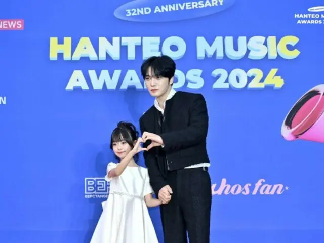 ジェジュン、キュートなパートナーと一緒に「Hanteo Music Awards 」レッドカーペットイベントに