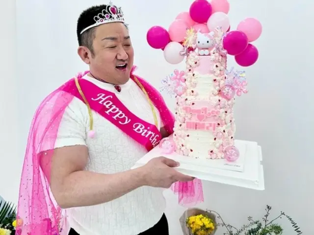 マ・ドンソク、お姫様セットで決めた”マブリー”…誕生日ケーキもキティちゃん！