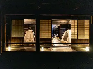『古民家ナイトキャンプ』で特別な宿泊体験を! 大阪府日本民家集落博物館が一夜限りの特別イベントを開催